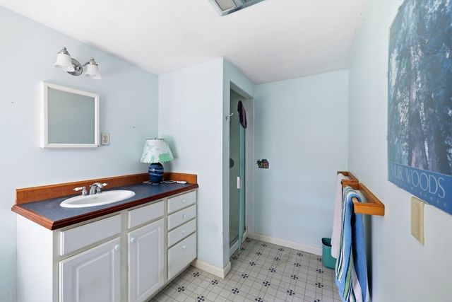 25 Echo Hill Rd, Amherst, MA 01002