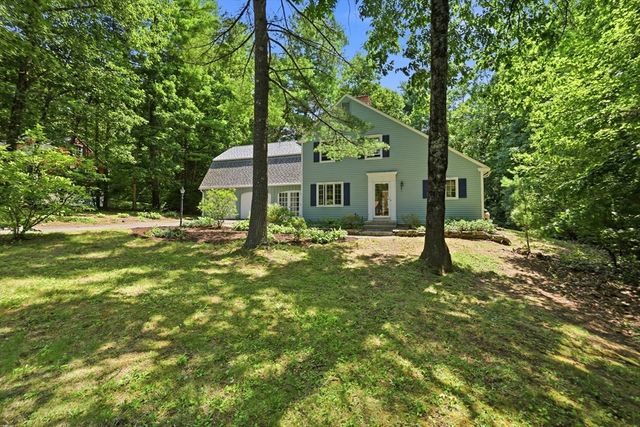 25 Echo Hill Rd, Amherst, MA 01002