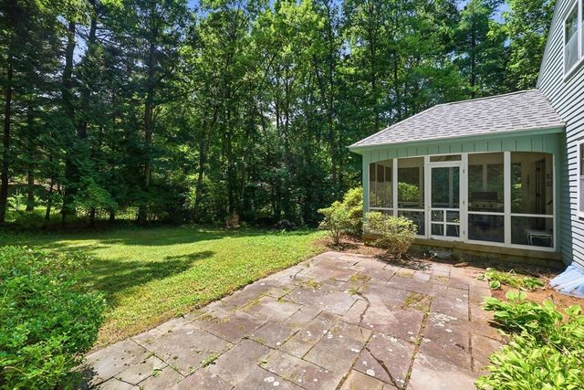 25 Echo Hill Rd, Amherst, MA 01002