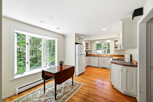 25 Echo Hill Rd, Amherst, MA 01002