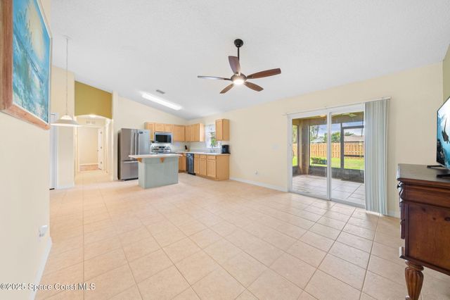 990 Sablon Street SE, Palm Bay, FL 32909