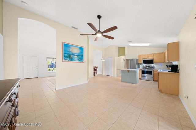 990 Sablon Street SE, Palm Bay, FL 32909