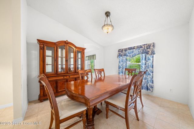 990 Sablon Street SE, Palm Bay, FL 32909