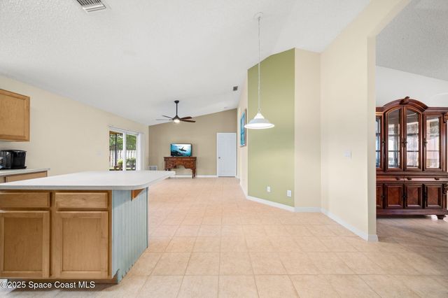 990 Sablon Street SE, Palm Bay, FL 32909