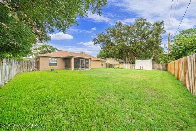 990 Sablon Street SE, Palm Bay, FL 32909