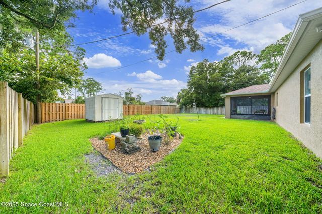 990 Sablon Street SE, Palm Bay, FL 32909