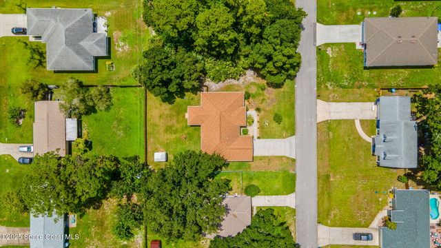 990 Sablon Street SE, Palm Bay, FL 32909