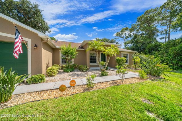 990 Sablon Street SE, Palm Bay, FL 32909