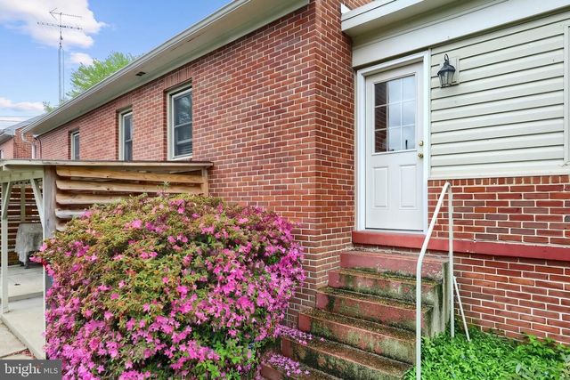 430 BAER AVE, Hanover, PA 17331