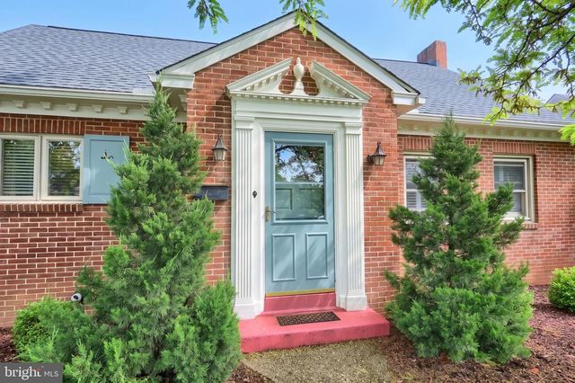 430 BAER AVE, Hanover, PA 17331