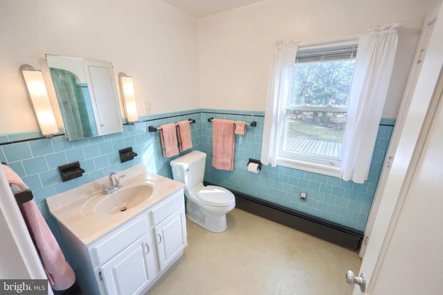 430 BAER AVE, Hanover, PA 17331