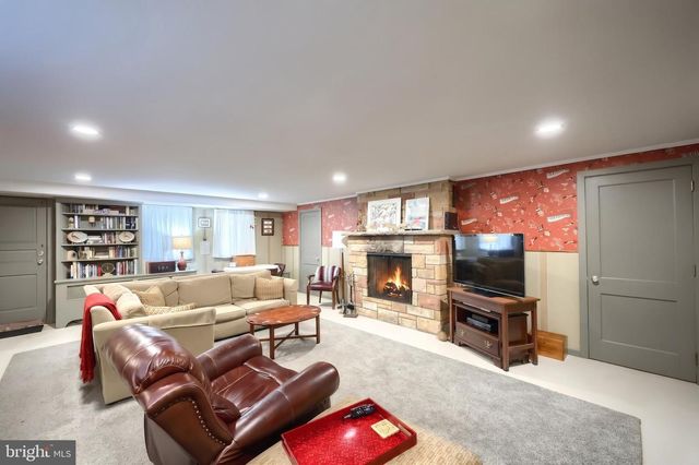 430 BAER AVE, Hanover, PA 17331