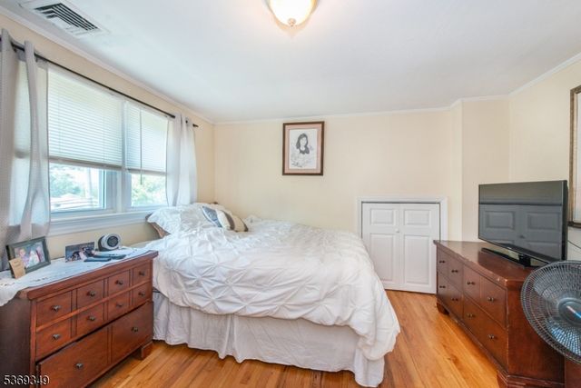 88 Ozone Ave, Cedar Grove Twp., NJ 07009