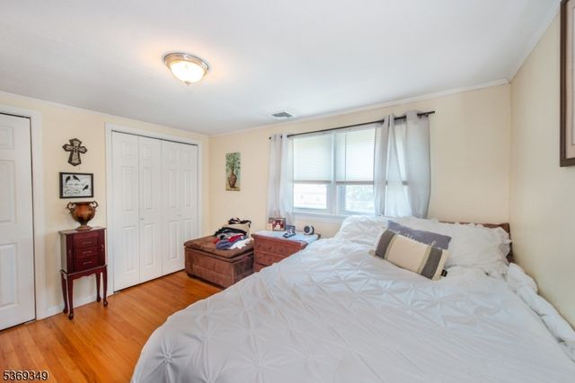 88 Ozone Ave, Cedar Grove Twp., NJ 07009