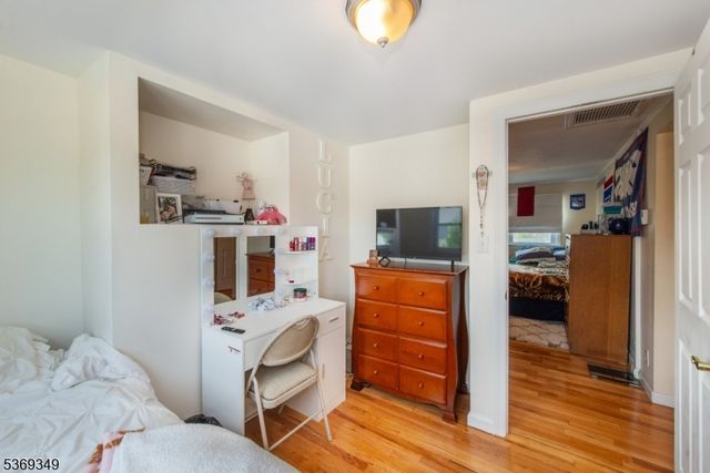 88 Ozone Ave, Cedar Grove Twp., NJ 07009