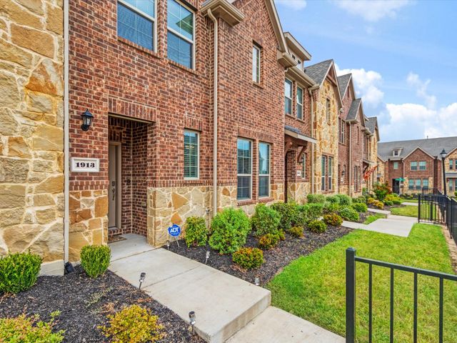 1913 Buffalo Hill Drive, Mesquite, TX 75149