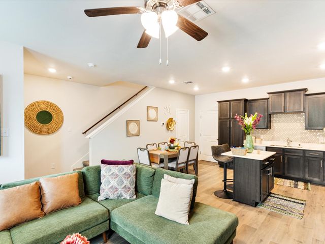 1913 Buffalo Hill Drive, Mesquite, TX 75149