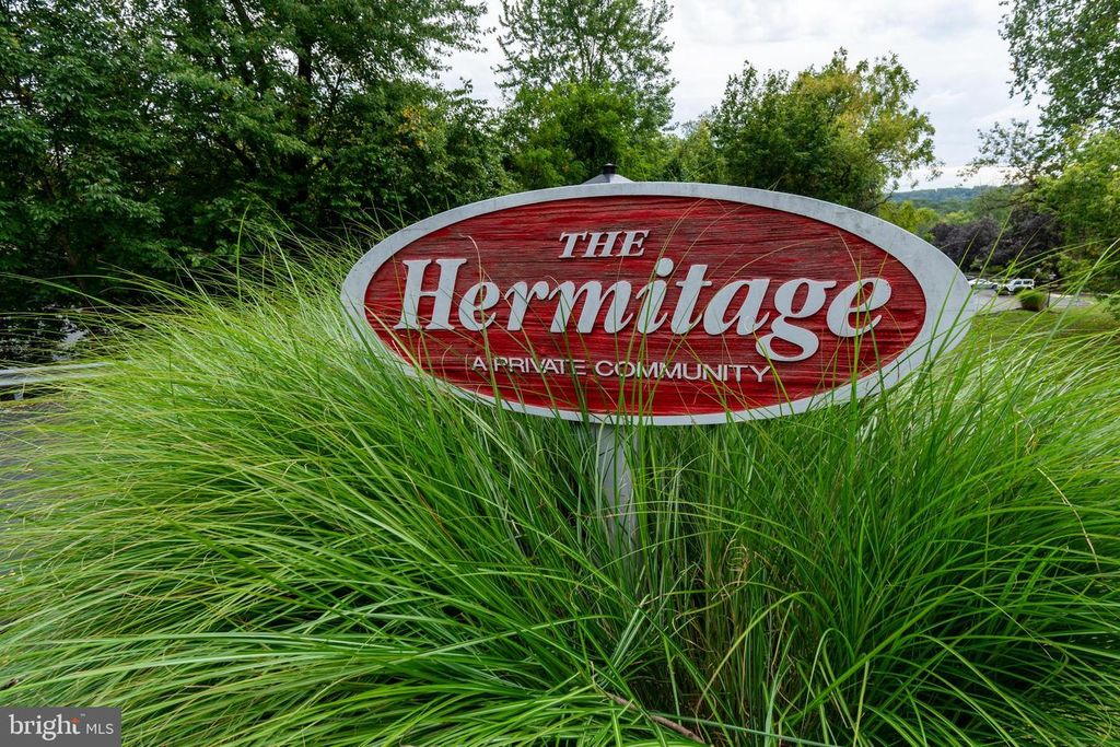 36 HERMITAGE DR, New Hope, PA 18938