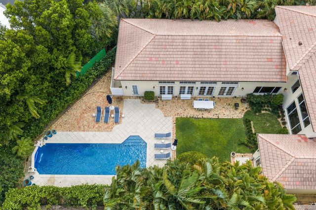 1019 Grand Court, Highland Beach, FL 33487
