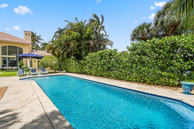 1019 Grand Court, Highland Beach, FL 33487