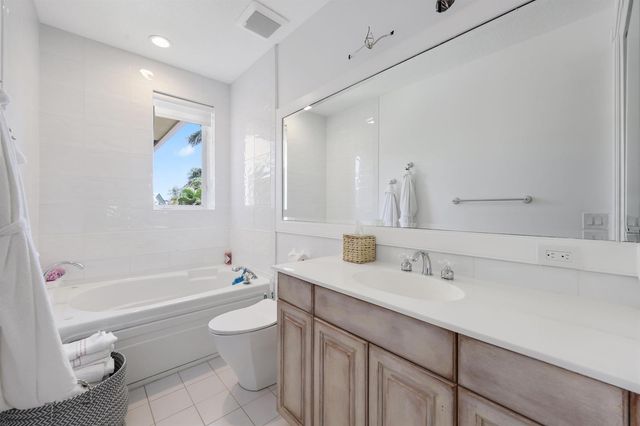 1019 Grand Court, Highland Beach, FL 33487