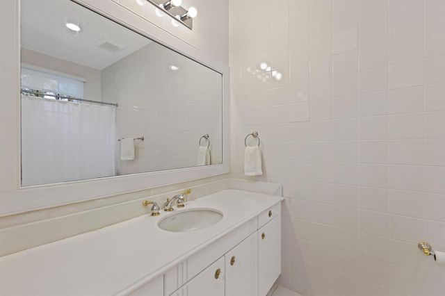 1019 Grand Court, Highland Beach, FL 33487