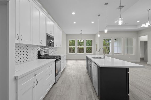 1815 N 19th Street, Nederland, TX 77627