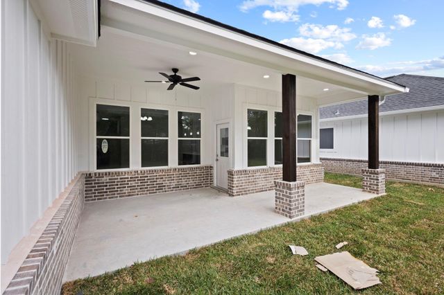 1815 N 19th Street, Nederland, TX 77627