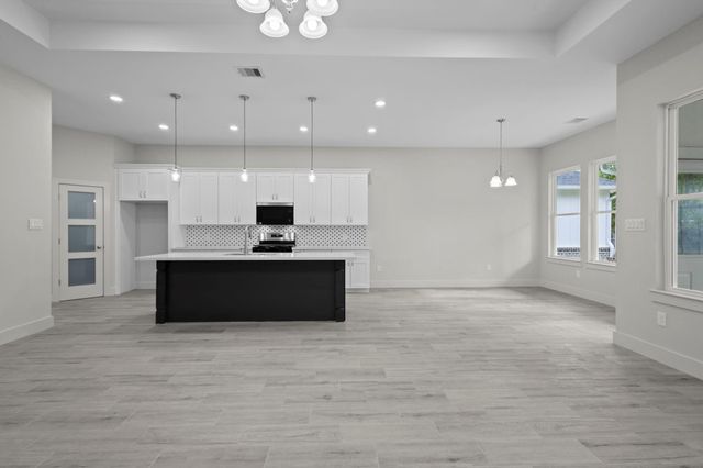 1815 N 19th Street, Nederland, TX 77627