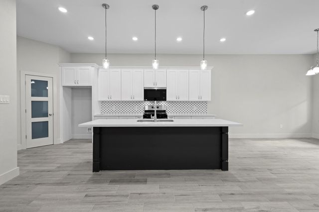 1815 N 19th Street, Nederland, TX 77627