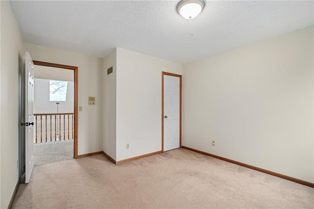 5826 Oakview Street, Shawnee, KS 66216