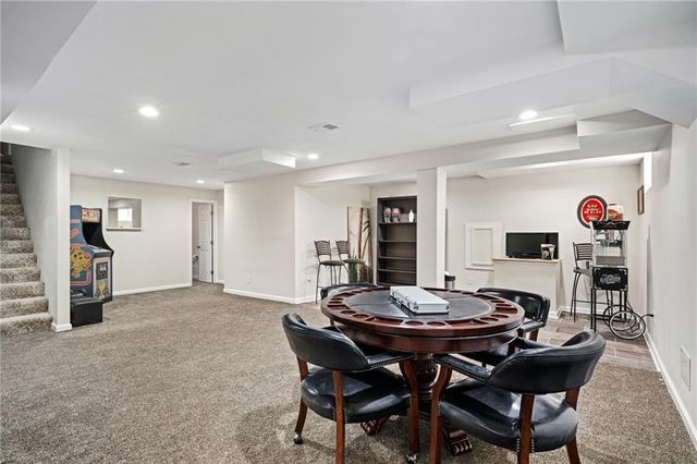 5826 Oakview Street, Shawnee, KS 66216