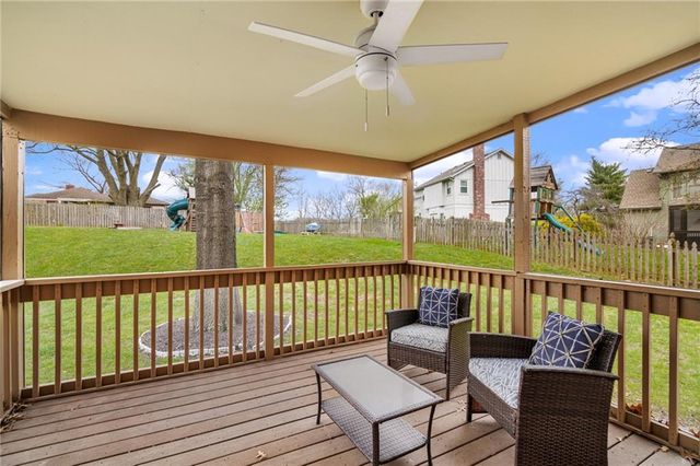 5826 Oakview Street, Shawnee, KS 66216