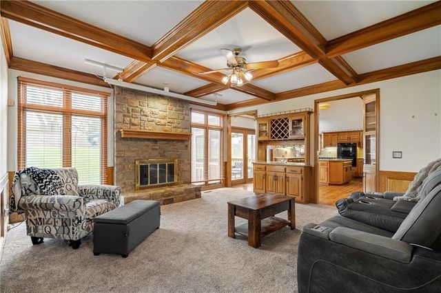 5826 Oakview Street, Shawnee, KS 66216