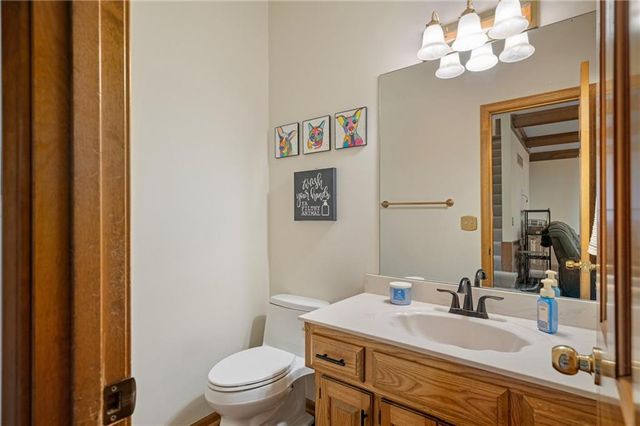 5826 Oakview Street, Shawnee, KS 66216