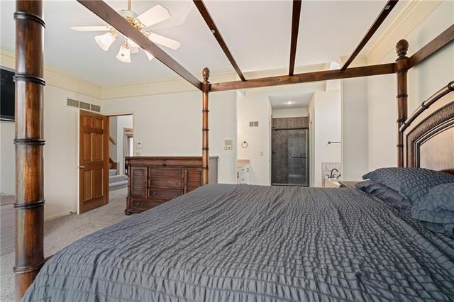 5826 Oakview Street, Shawnee, KS 66216
