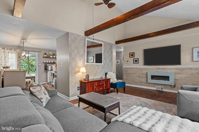 106 HOLLY DR, Hatboro, PA 19040