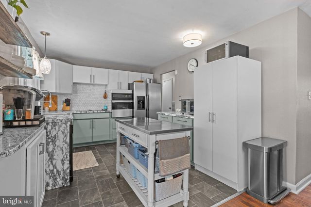 106 HOLLY DR, Hatboro, PA 19040