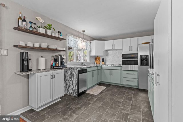 106 HOLLY DR, Hatboro, PA 19040