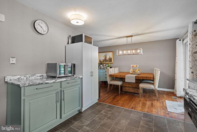 106 HOLLY DR, Hatboro, PA 19040