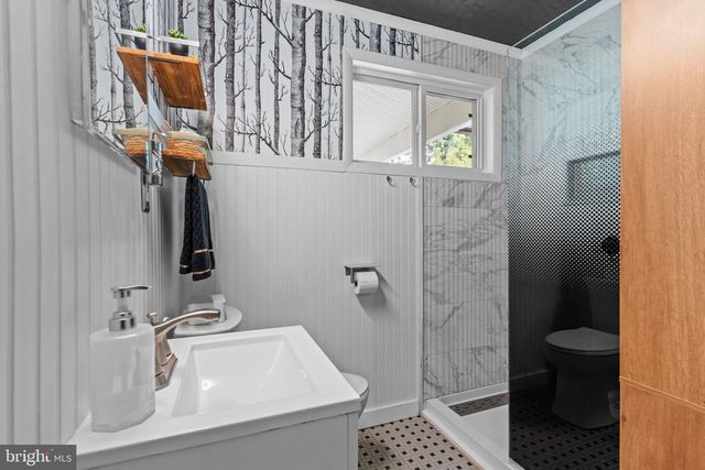 106 HOLLY DR, Hatboro, PA 19040