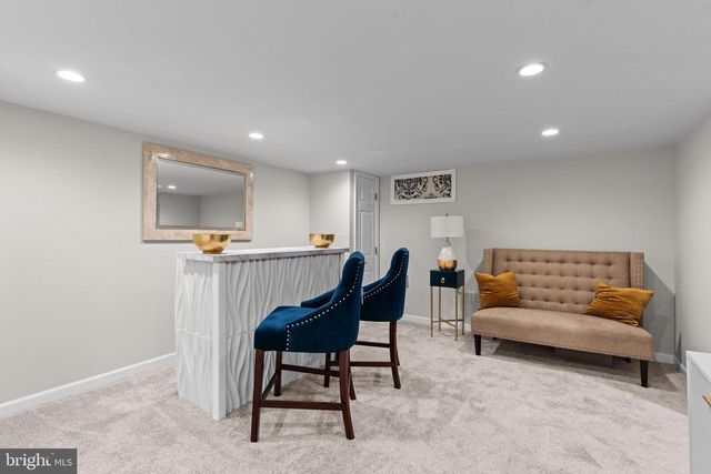 106 HOLLY DR, Hatboro, PA 19040