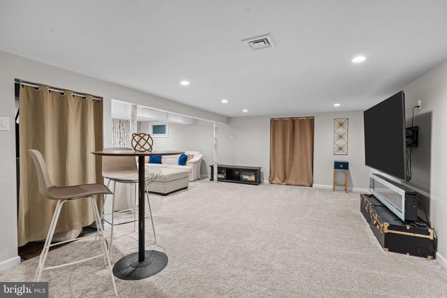 106 HOLLY DR, Hatboro, PA 19040