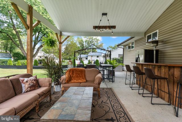 106 HOLLY DR, Hatboro, PA 19040