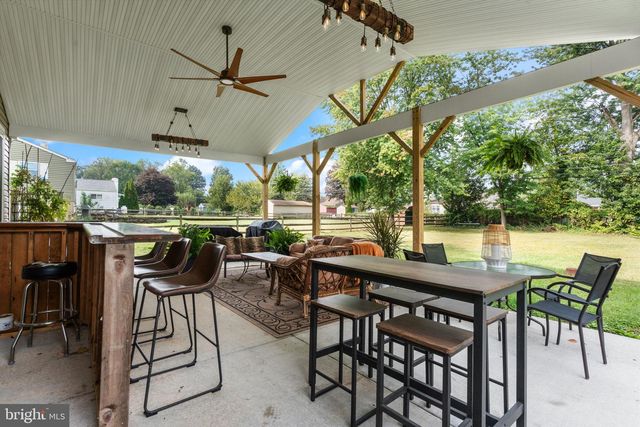 106 HOLLY DR, Hatboro, PA 19040