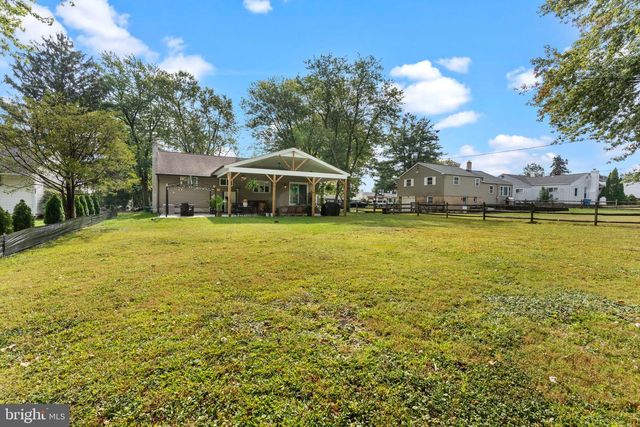 106 HOLLY DR, Hatboro, PA 19040