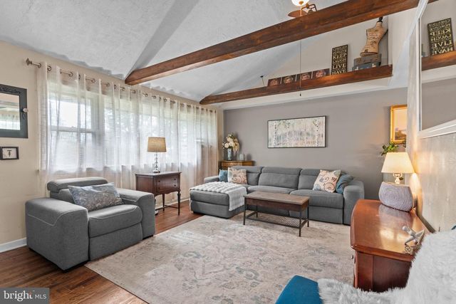 106 HOLLY DR, Hatboro, PA 19040