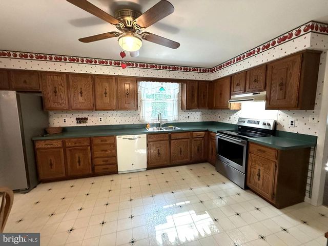 97 IROQUOIS CT, Newark, DE 19702