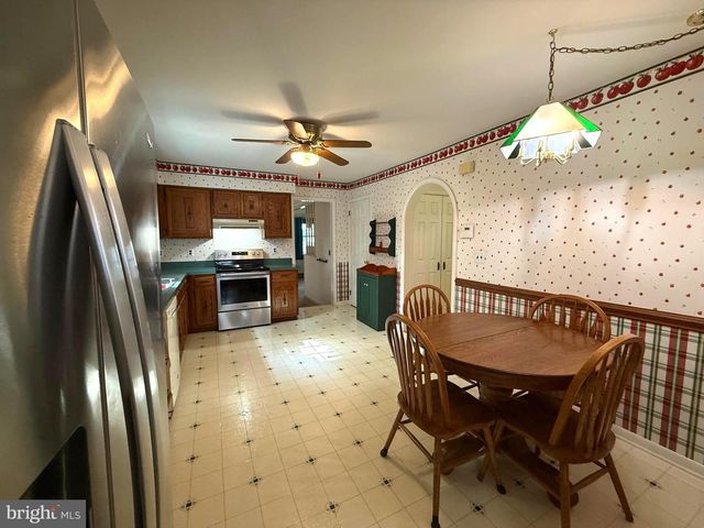 97 IROQUOIS CT, Newark, DE 19702