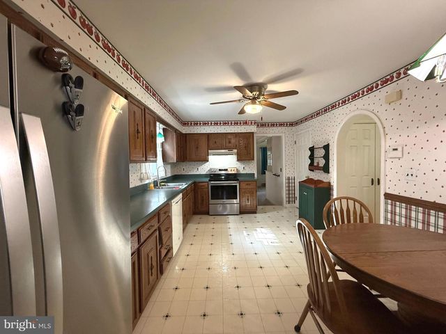 97 IROQUOIS CT, Newark, DE 19702